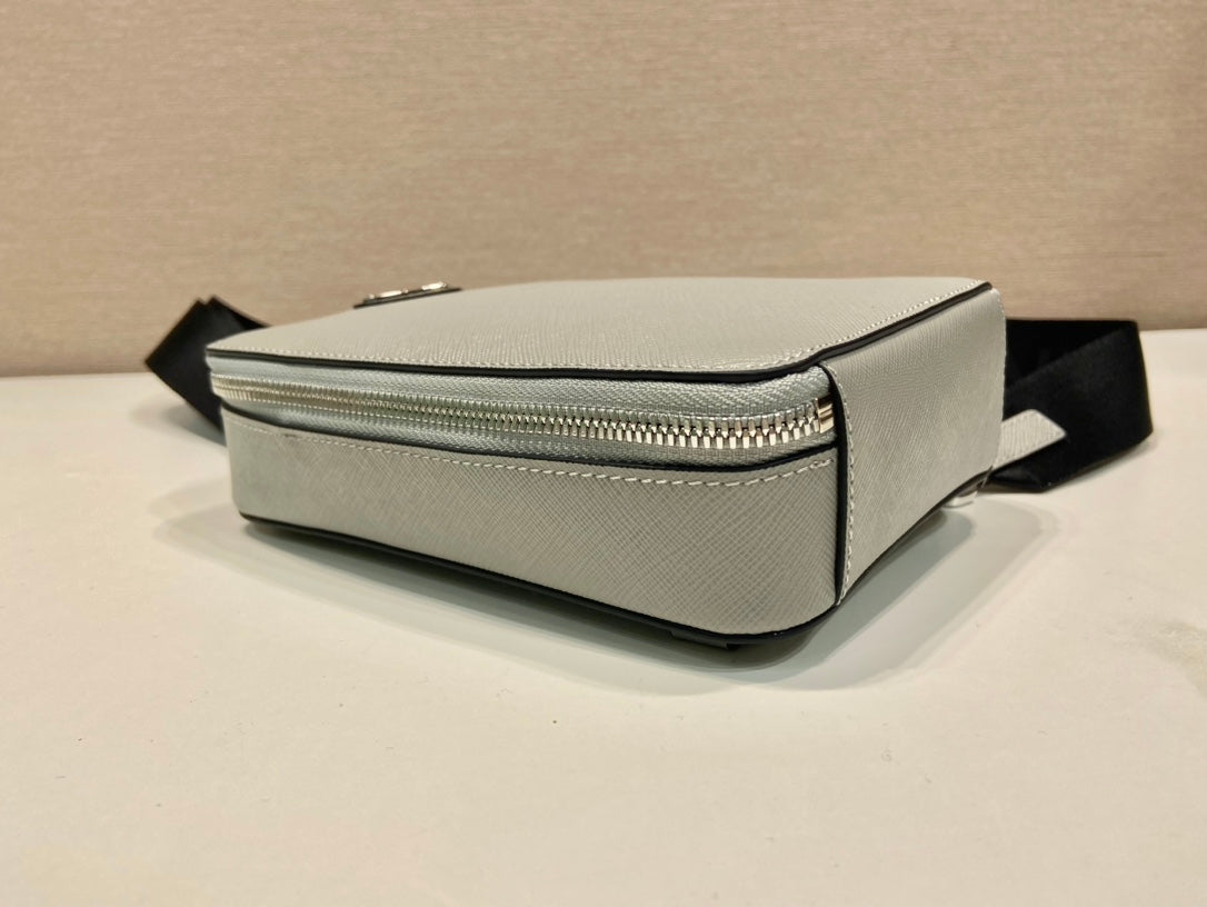 CHEST BAG 20 IN ECHO GRAY SAFFIANO LEATHER