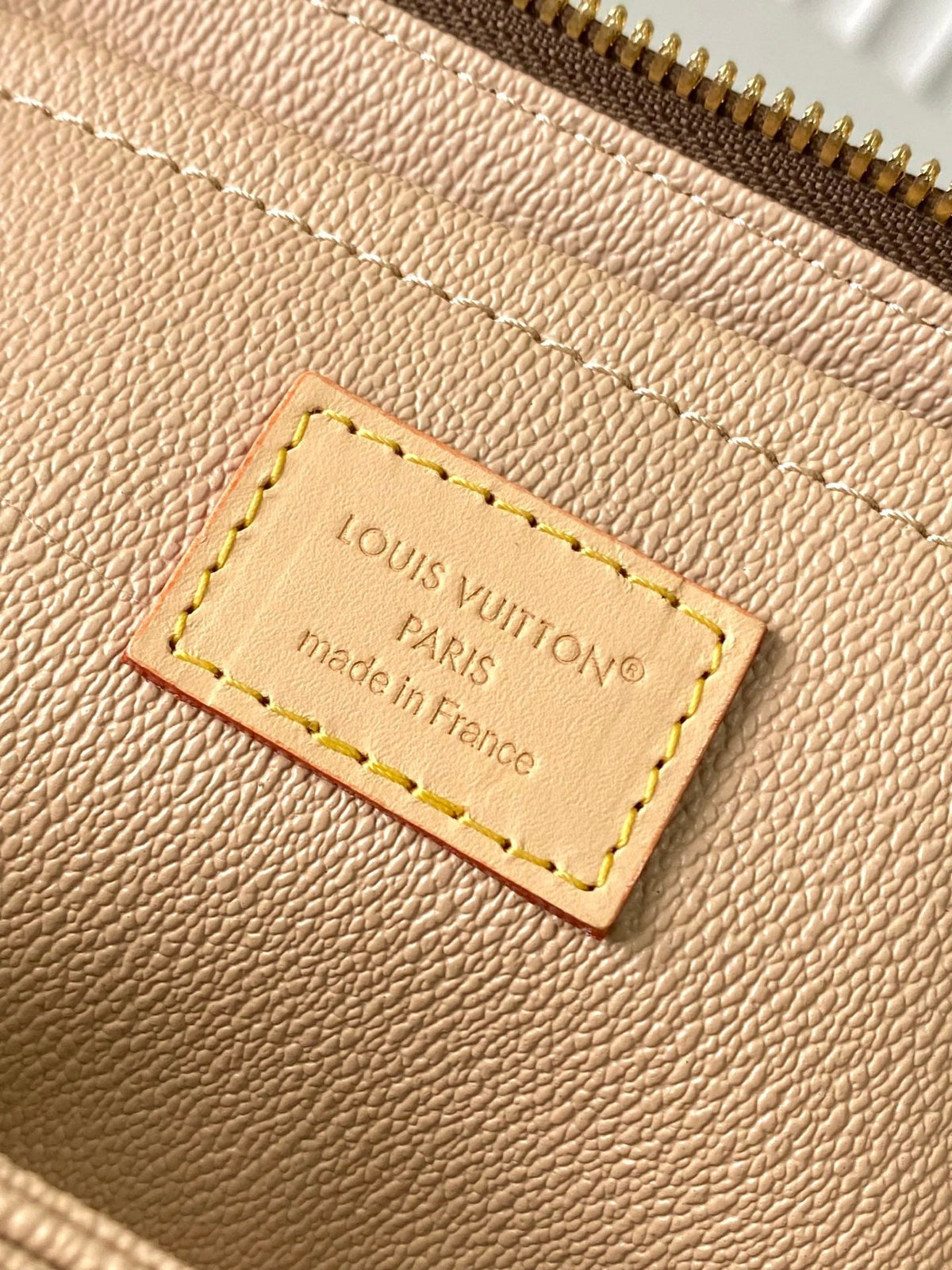 COMPARTMENTS 24 IN BROWN MONOGRAM CANVAS WITH GOLD LOCK